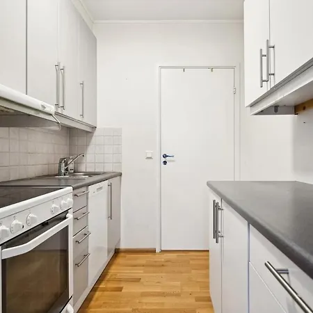 Sentral Leilighet, 2 Soverom, Opptil 5 Personer Leilighet