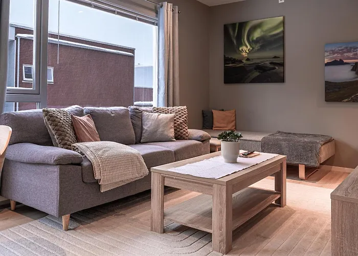 Apartment For Groups & Families - Near Centre & Rooftop Terrace! *